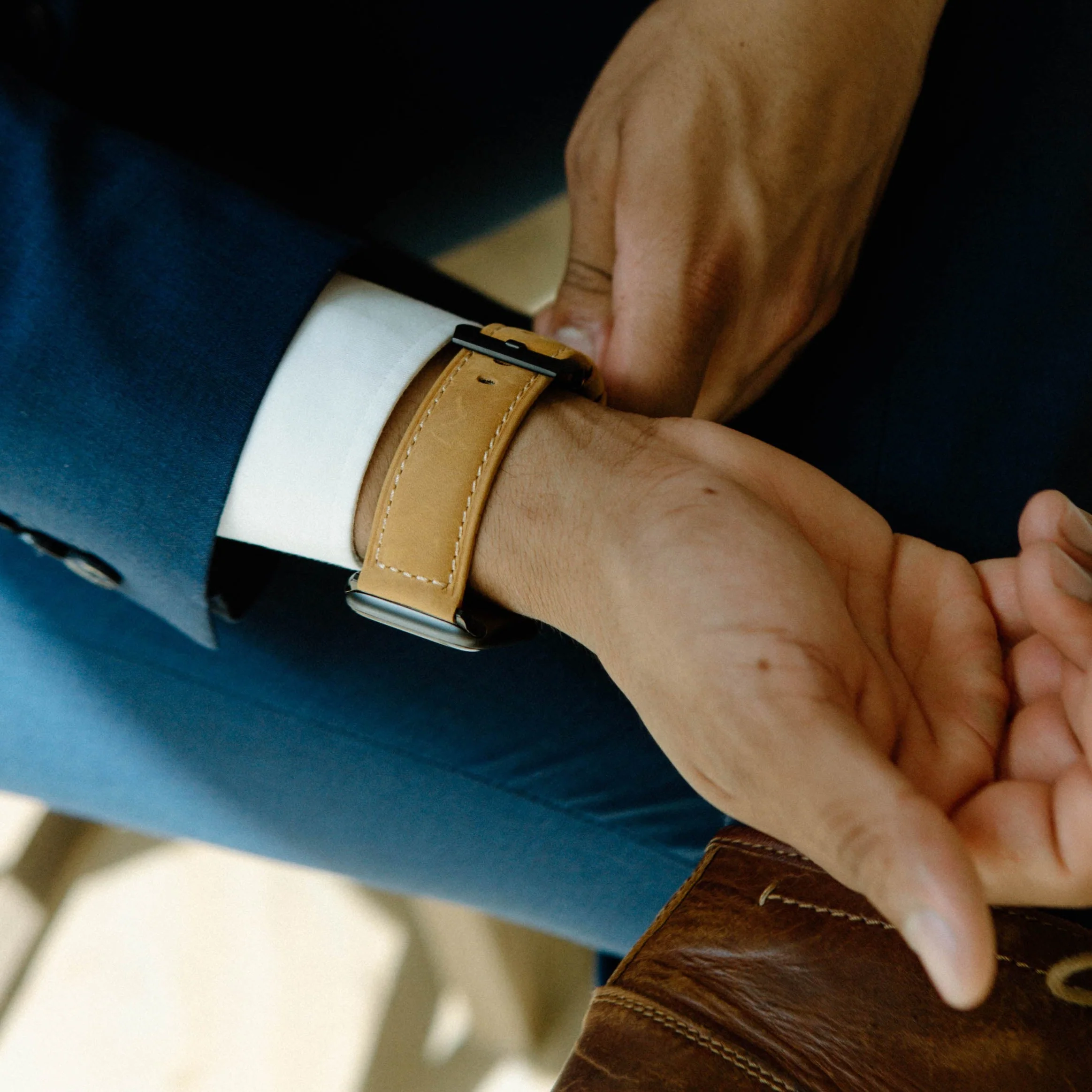 Leather Apple Watch Strap - Classic - Image 7