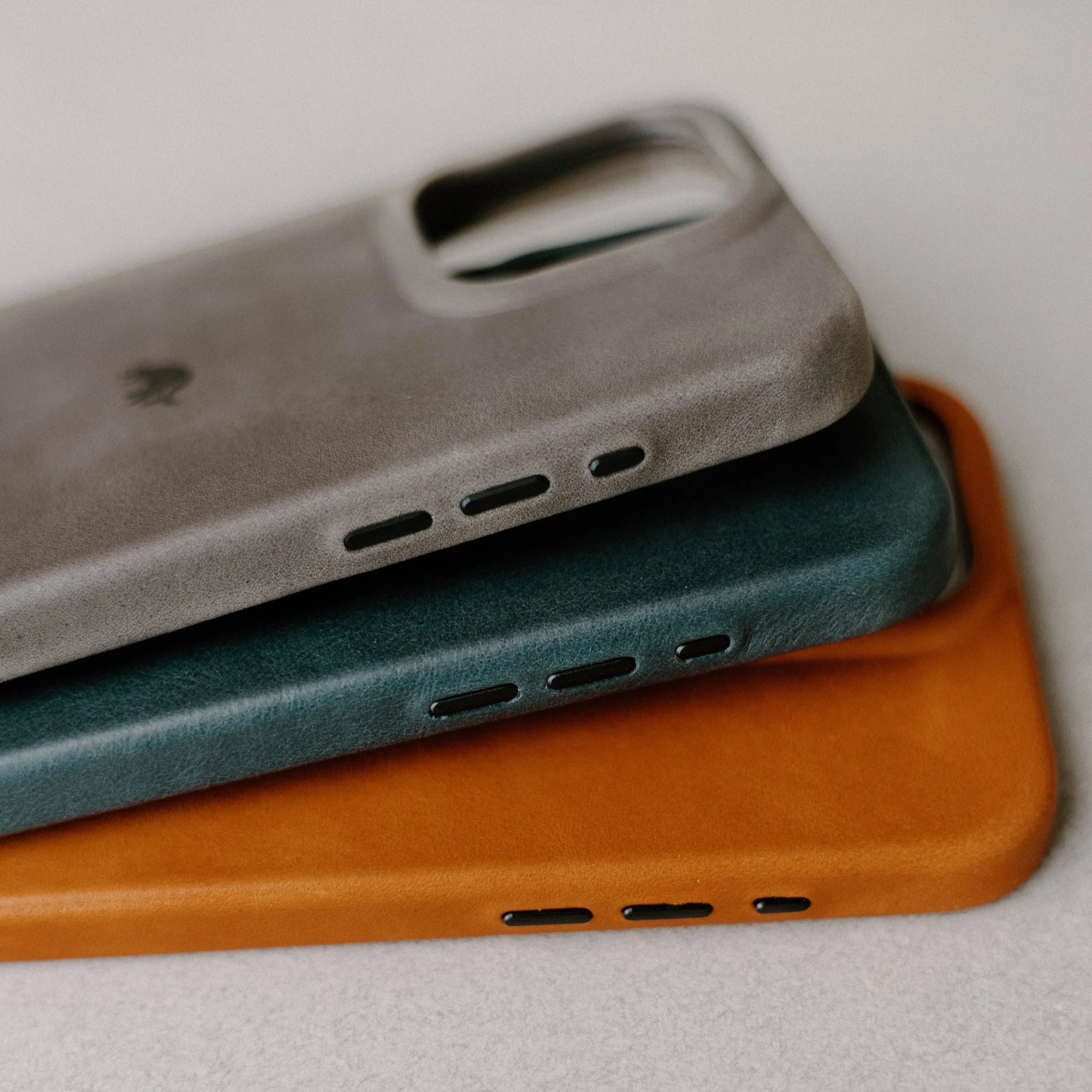 FINAL SALE The Contemporary Case - SLATE - Image 13