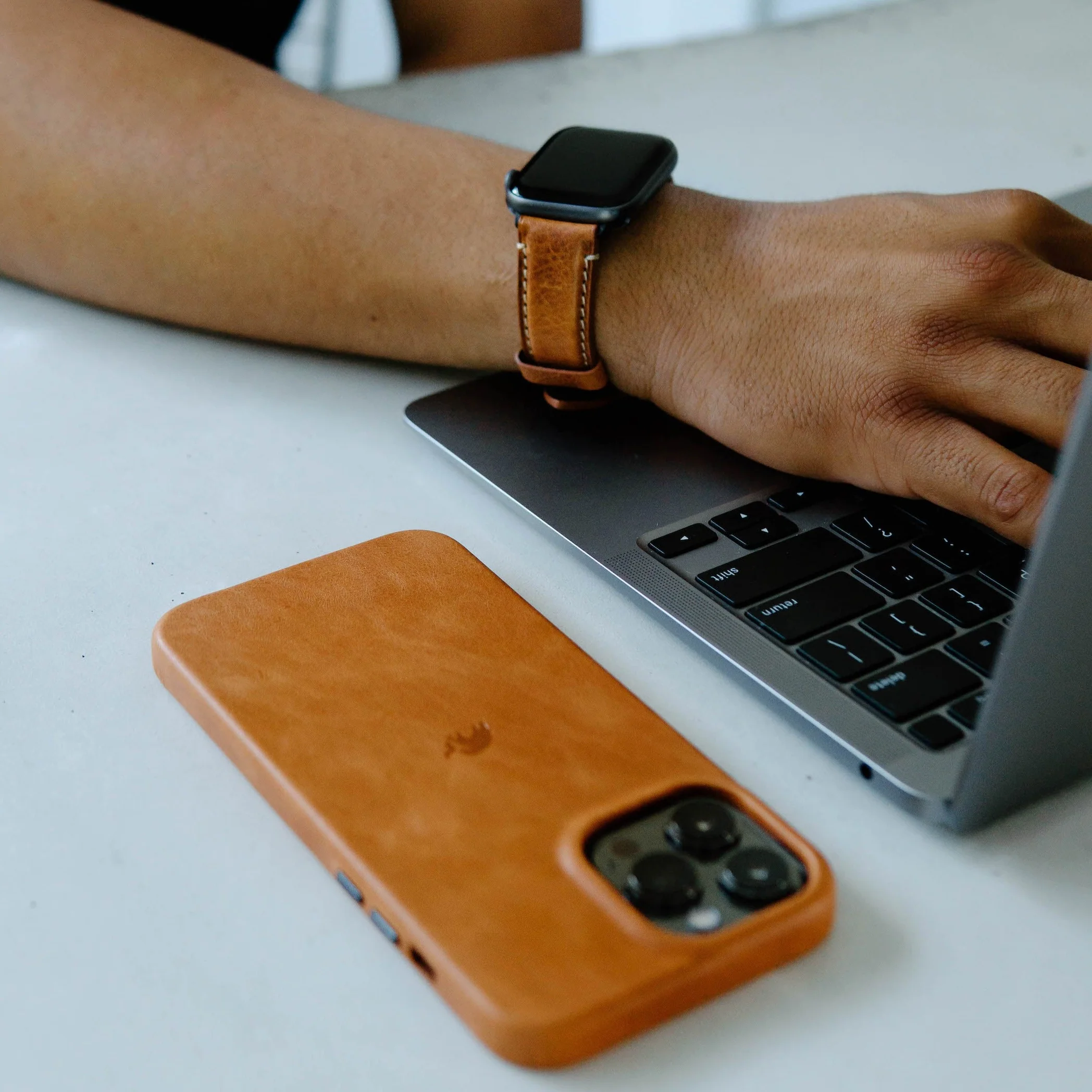 FINAL SALE The Minimalist Case - SIENNA - Image 10