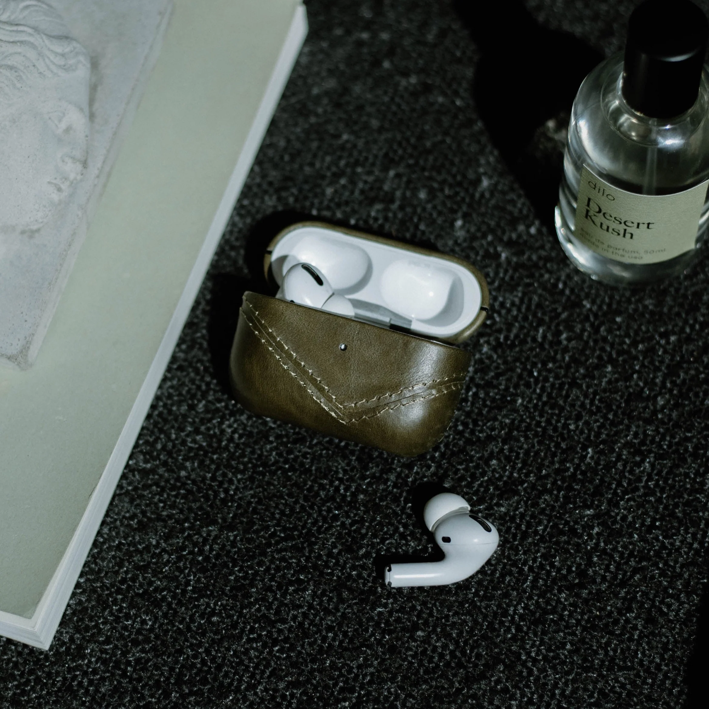 LAST CHANCE Leather AirPods Cases - MAVERICK - Image 4