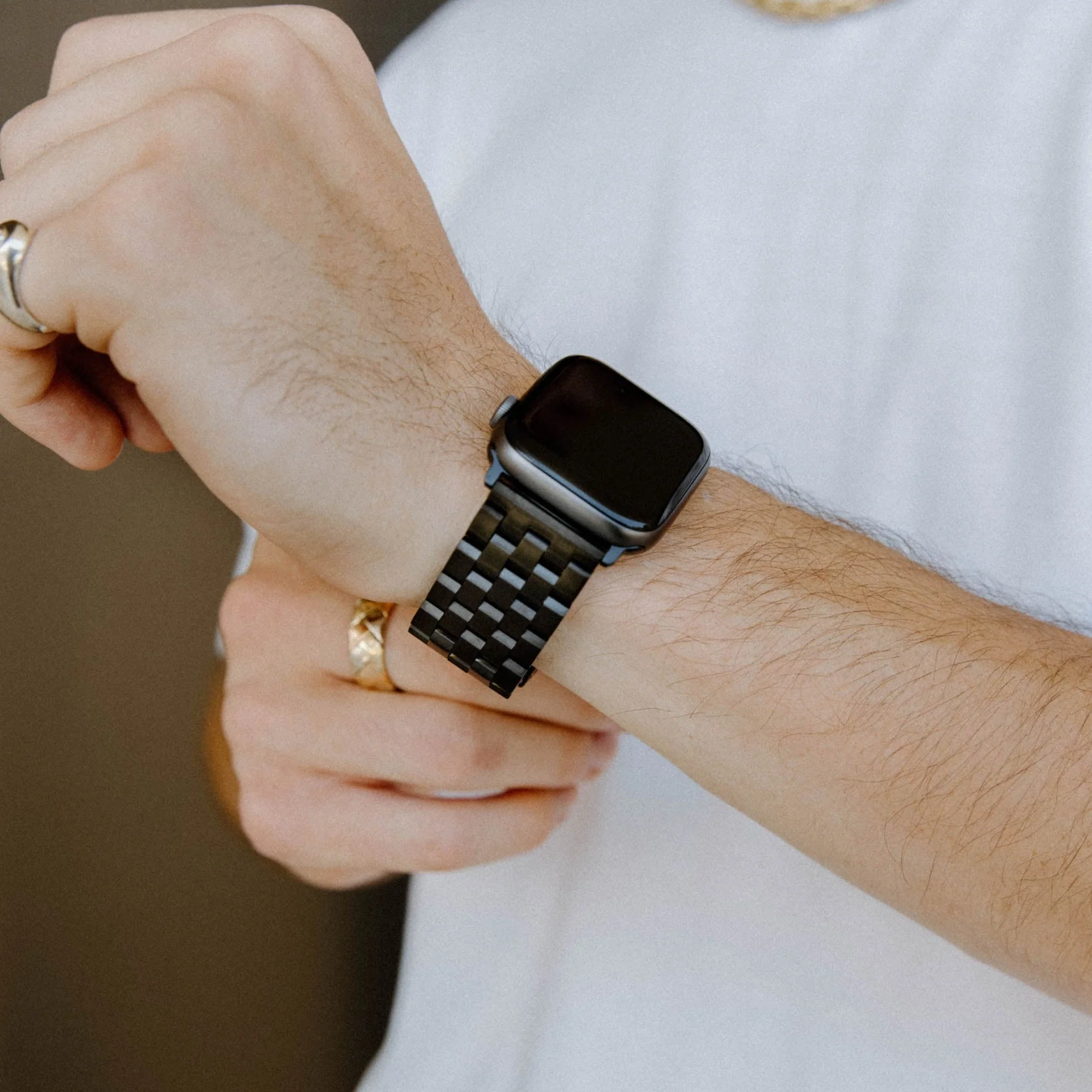 METAL Apple Watch Strap - Black - Image 5