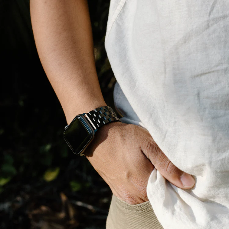 METAL Apple Watch Strap - Black - Image 8