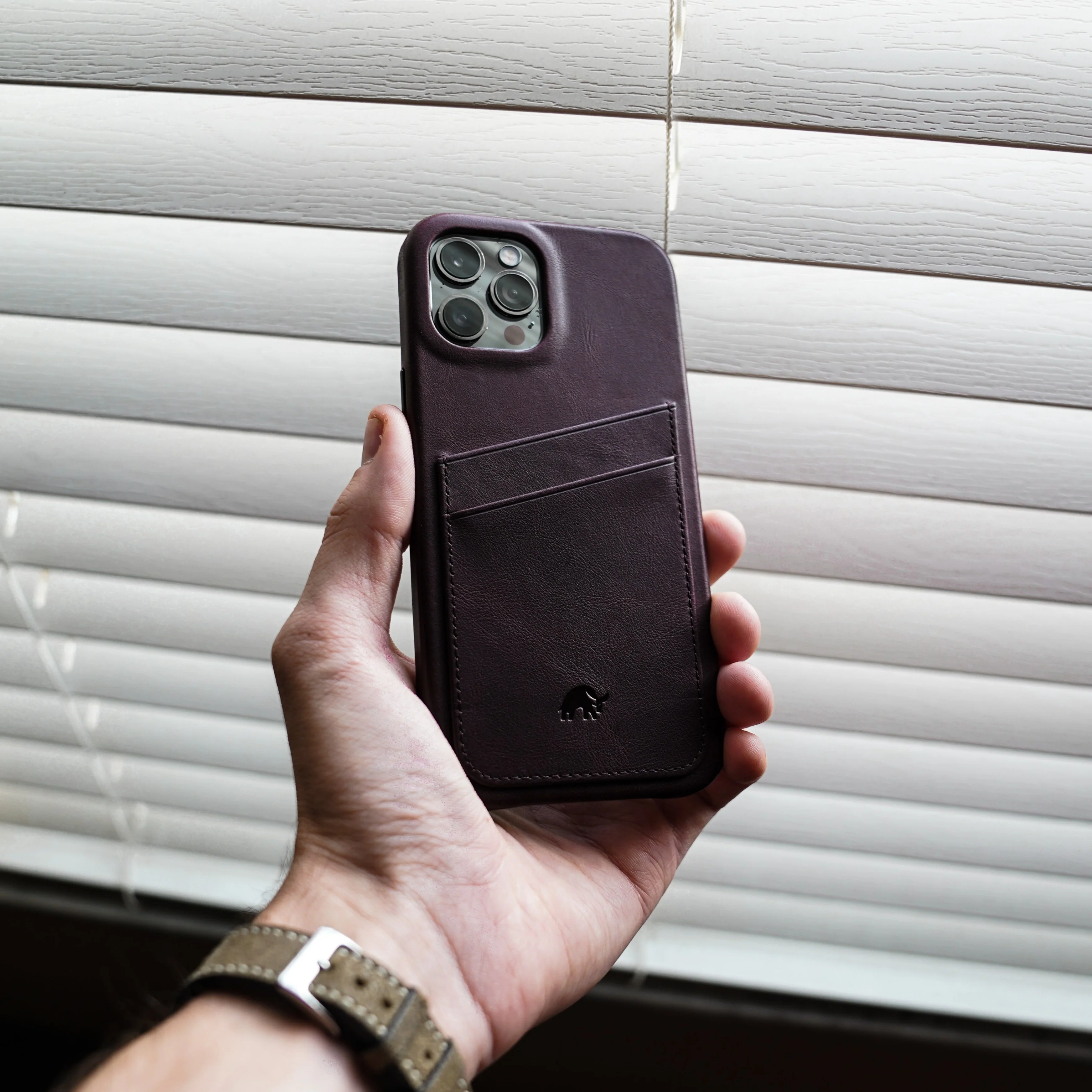 The Minimalist Portfolio Case - BOURBON - Image 11