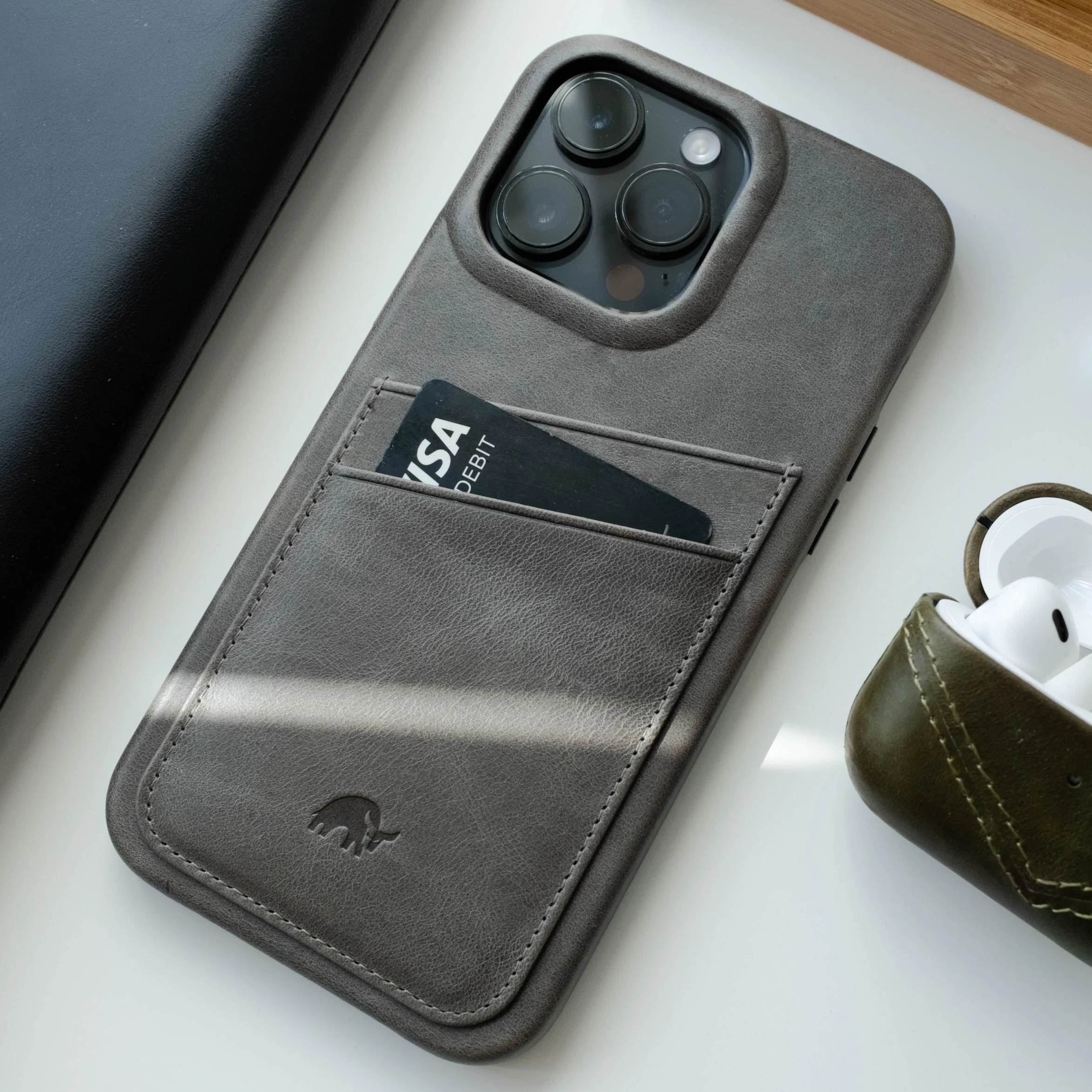 The Minimalist Portfolio Case - SLATE - Image 2