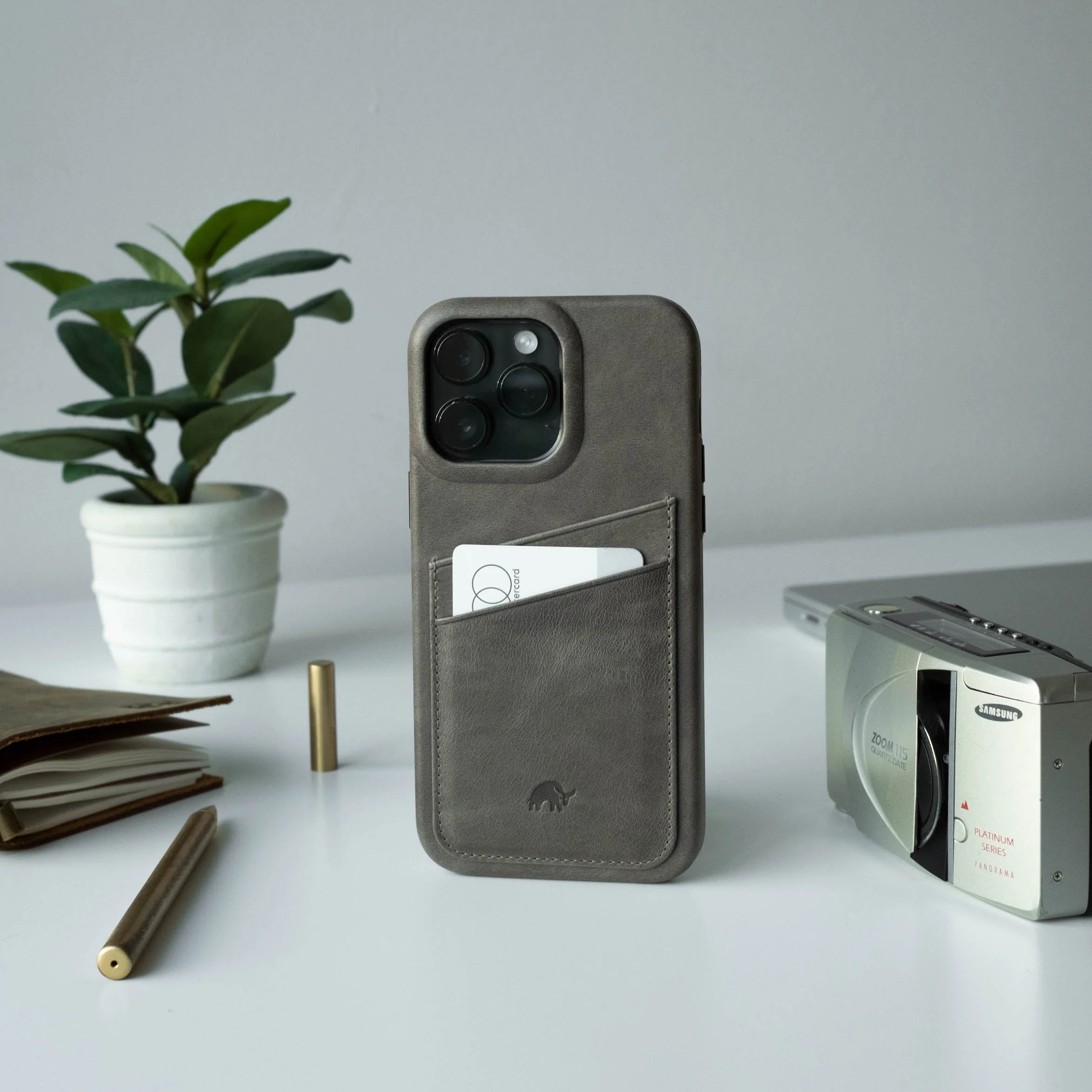 The Minimalist Portfolio Case - SLATE - Image 3