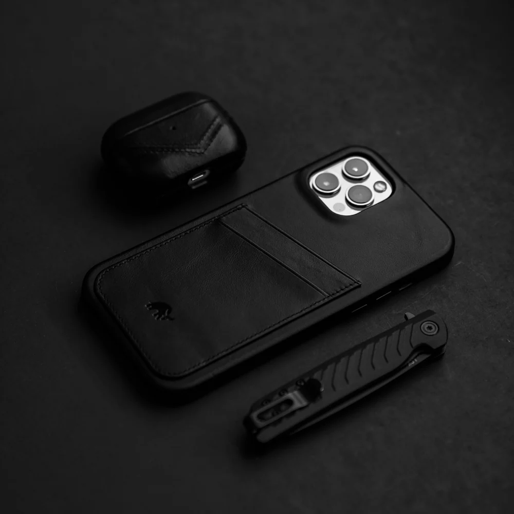 The Minimalist Portfolio Case - BLACK EDITION - Image 5