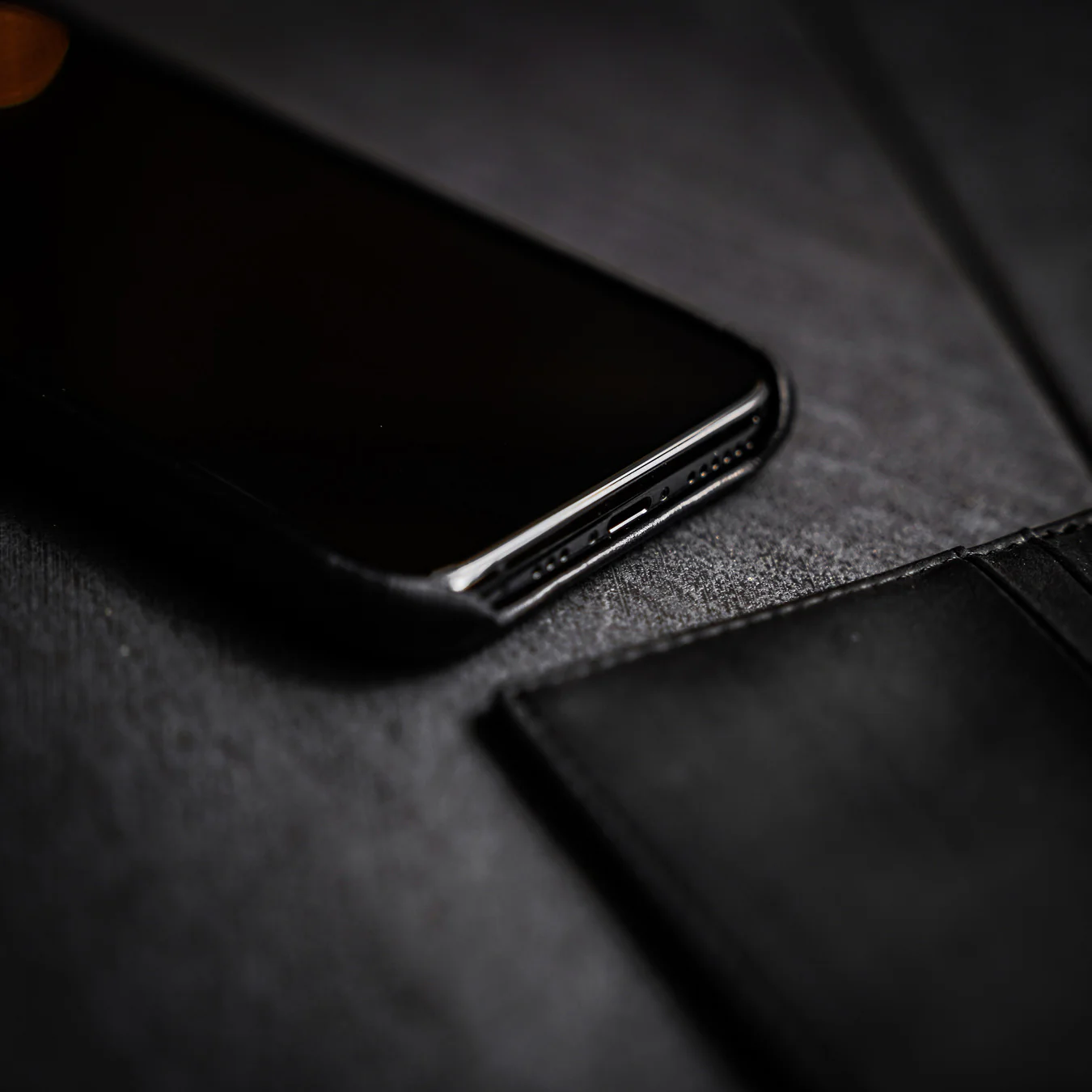 The Minimalist Portfolio Case - BLACK EDITION - Image 9