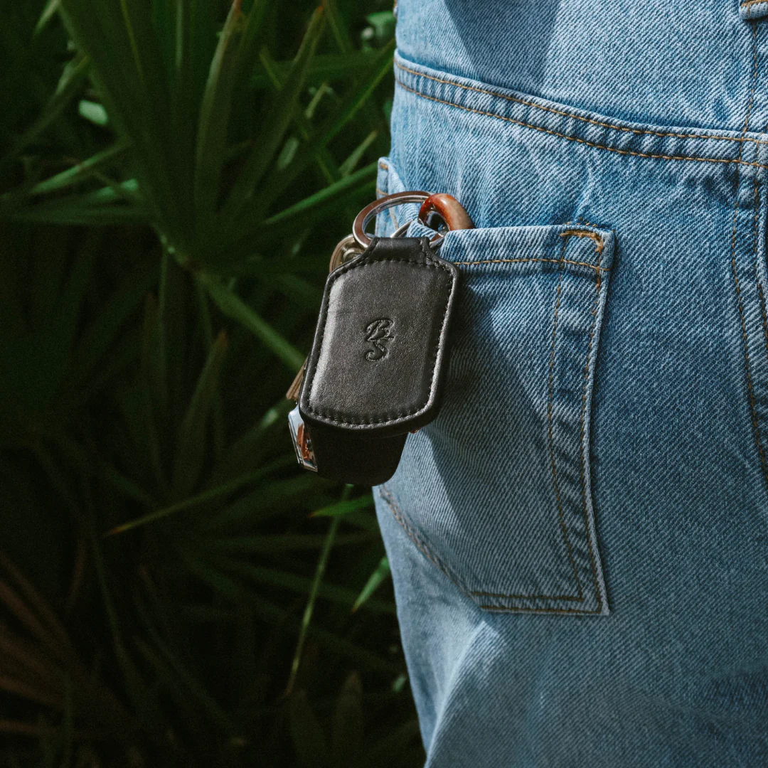 The Trace Trackable Keychain - BLACK - Image 4